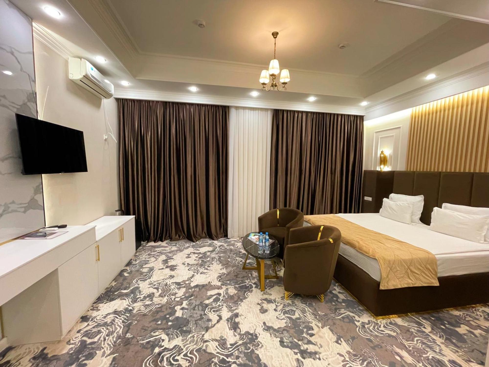Jasmine Otel Taraz Dış mekan fotoğraf