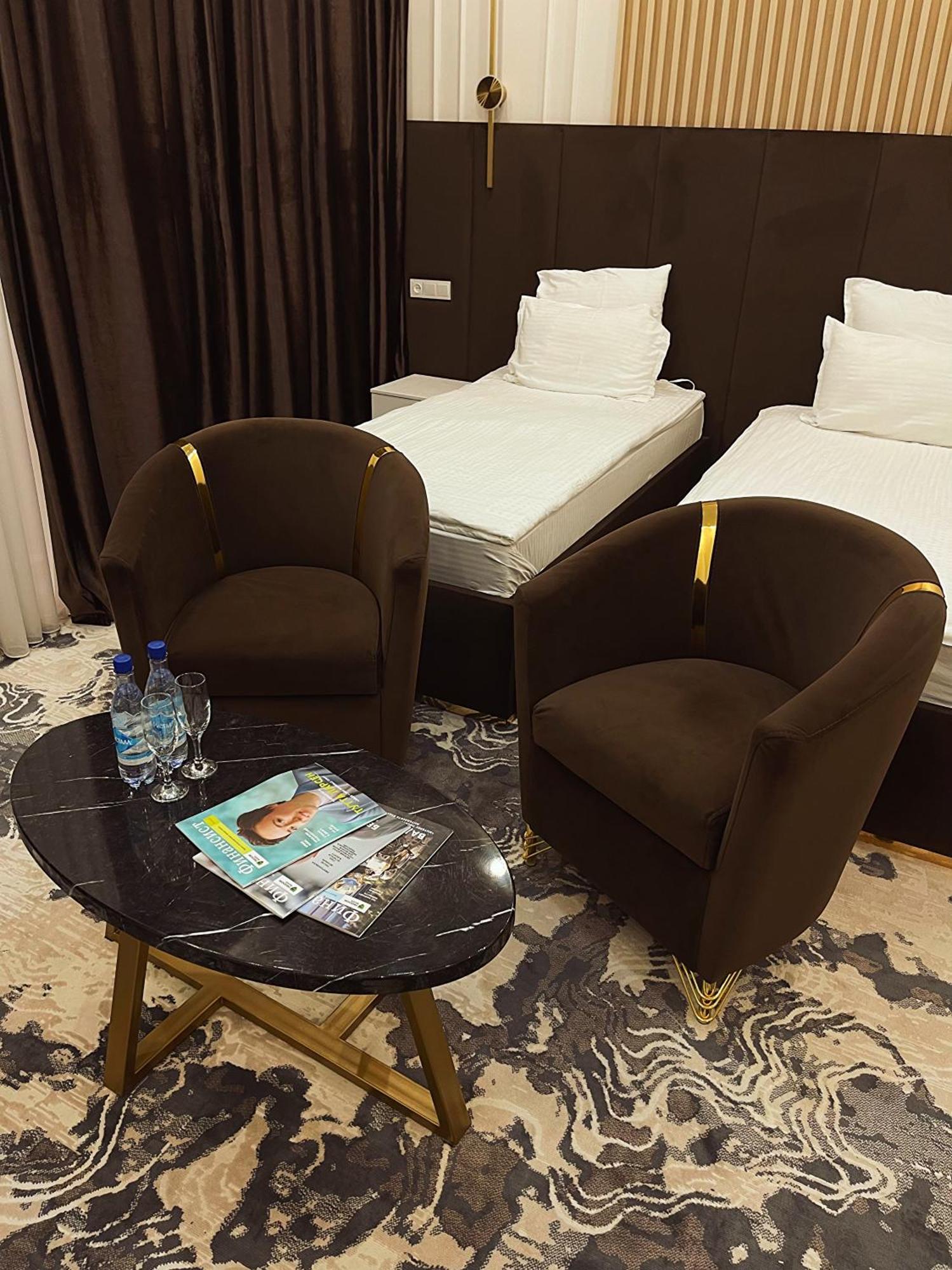 Jasmine Otel Taraz Dış mekan fotoğraf