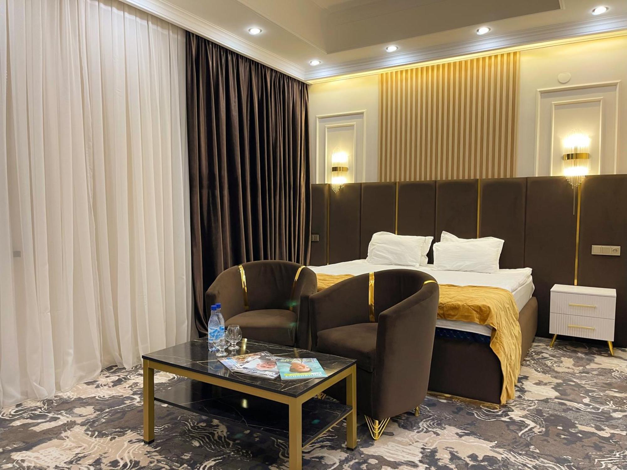 Jasmine Otel Taraz Dış mekan fotoğraf