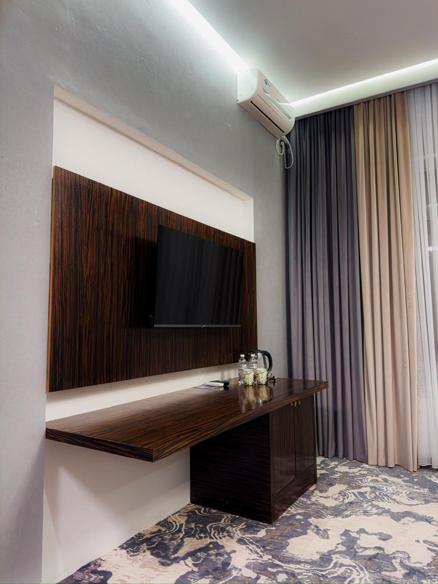 Jasmine Otel Taraz Dış mekan fotoğraf
