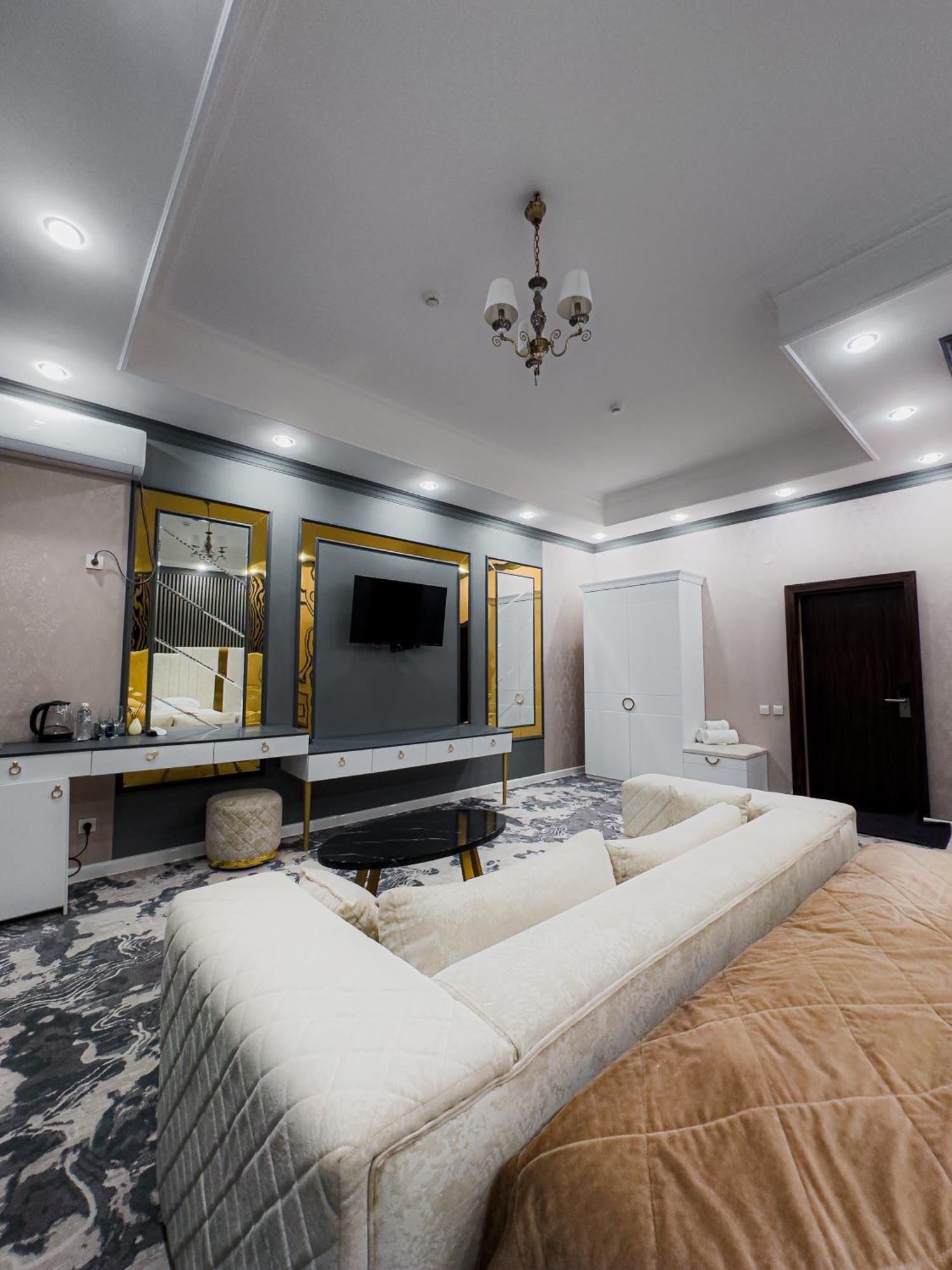 Jasmine Otel Taraz Dış mekan fotoğraf